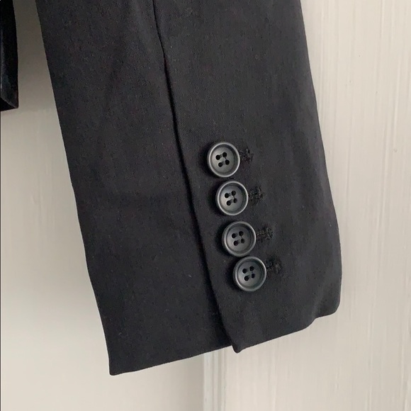 Black Basic Blazer - Picture 4 of 4